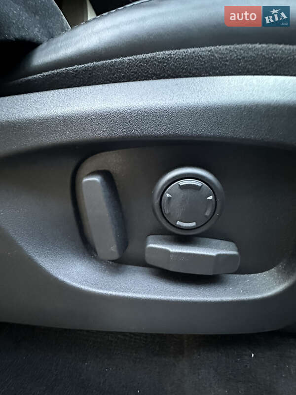 Позашляховик / Кросовер Land Rover Discovery Sport 2016 в Луцьку фото 10 Позашляховик / Кросовер Land Rover Discovery Sport 2016 в Луцьку