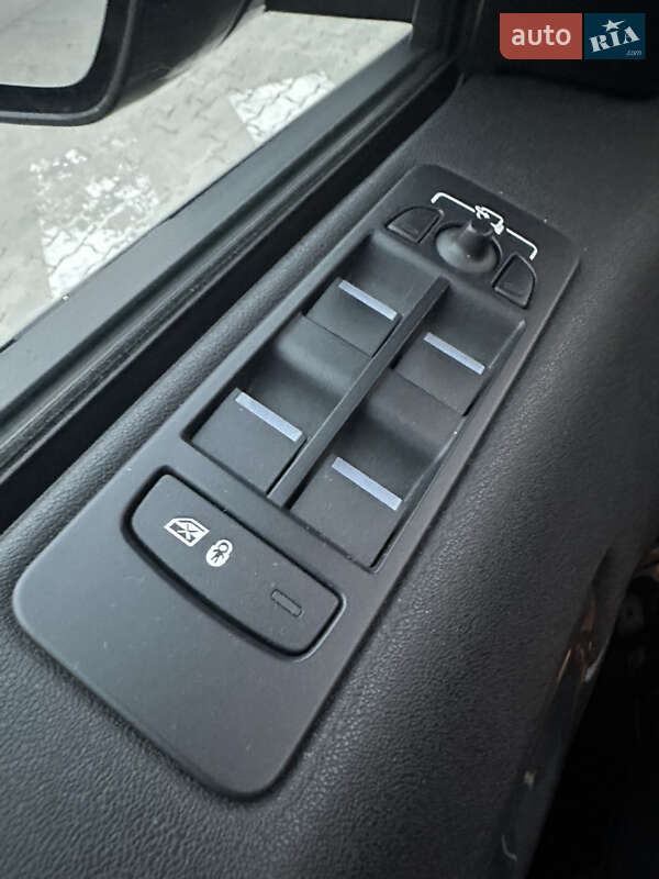 Позашляховик / Кросовер Land Rover Discovery Sport 2016 в Луцьку фото 17 Позашляховик / Кросовер Land Rover Discovery Sport 2016 в Луцьку