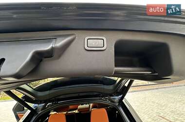Позашляховик / Кросовер Land Rover Discovery Sport 2015 в 