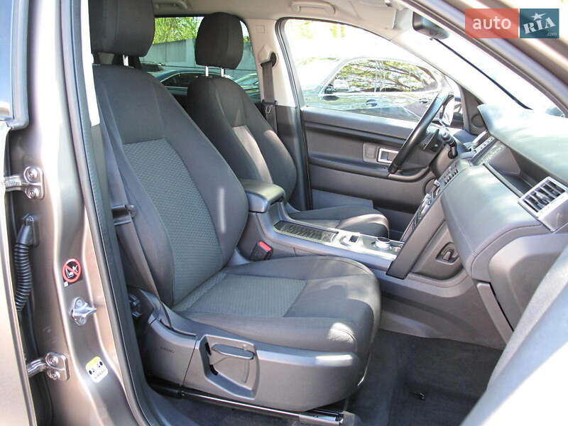 Внедорожник / Кроссовер Land Rover Discovery Sport 2016 в Киеве