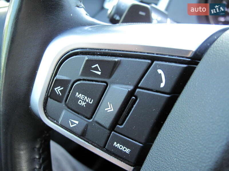 Внедорожник / Кроссовер Land Rover Discovery Sport 2016 в Киеве