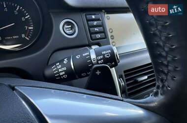 Внедорожник / Кроссовер Land Rover Discovery Sport 2016 в 