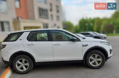 Внедорожник / Кроссовер Land Rover Discovery Sport 2016 в 