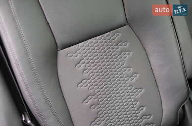 Позашляховик / Кросовер Land Rover Discovery Sport 2020 в 