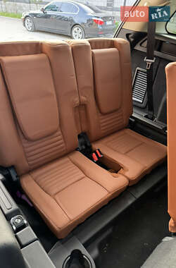 Внедорожник / Кроссовер Land Rover Discovery Sport 2015 в 