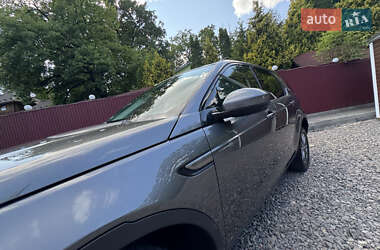 Внедорожник / Кроссовер Land Rover Discovery Sport 2016 в 