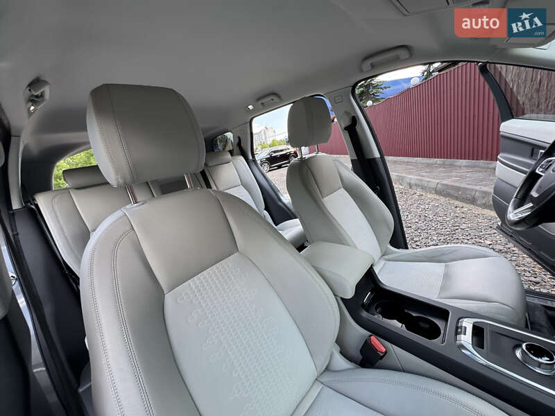 Позашляховик / Кросовер Land Rover Discovery Sport 2016 в Трускавці