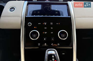 Внедорожник / Кроссовер Land Rover Discovery Sport 2020 в 
