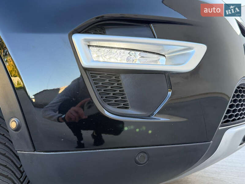 Внедорожник / Кроссовер Land Rover Discovery Sport 2015 в Луцке