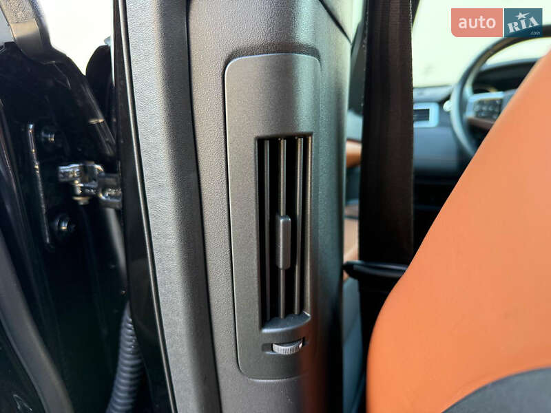 Внедорожник / Кроссовер Land Rover Discovery Sport 2015 в Луцке