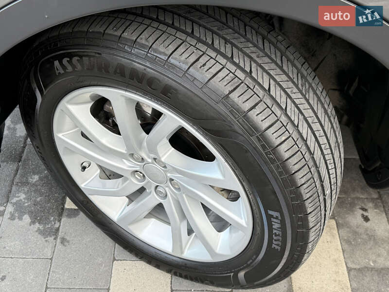 Позашляховик / Кросовер Land Rover Discovery Sport 2016 в Дрогобичі