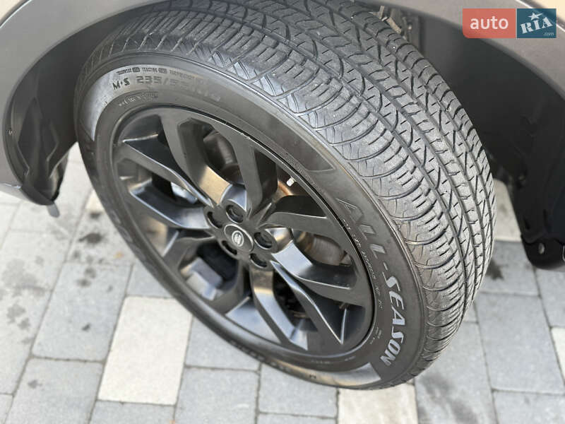 Позашляховик / Кросовер Land Rover Discovery Sport 2016 в Дрогобичі