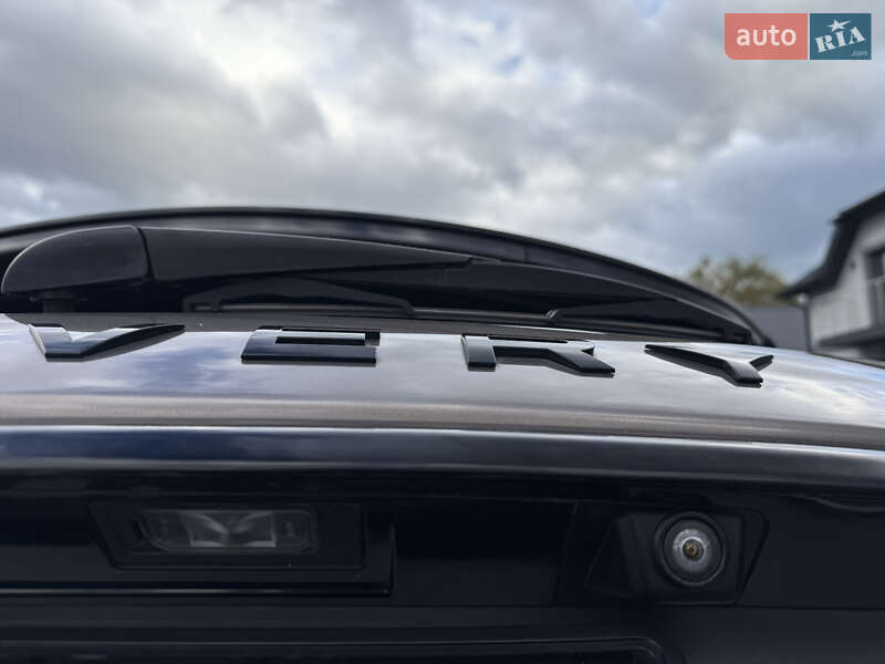 Позашляховик / Кросовер Land Rover Discovery Sport 2016 в Дрогобичі