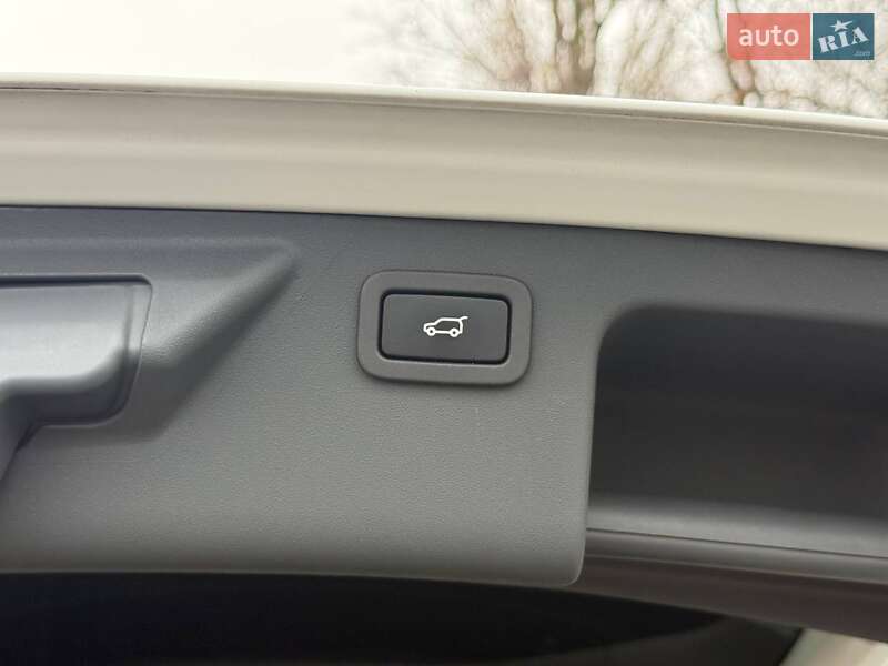 Внедорожник / Кроссовер Land Rover Discovery Sport 2015 в Хмельницком