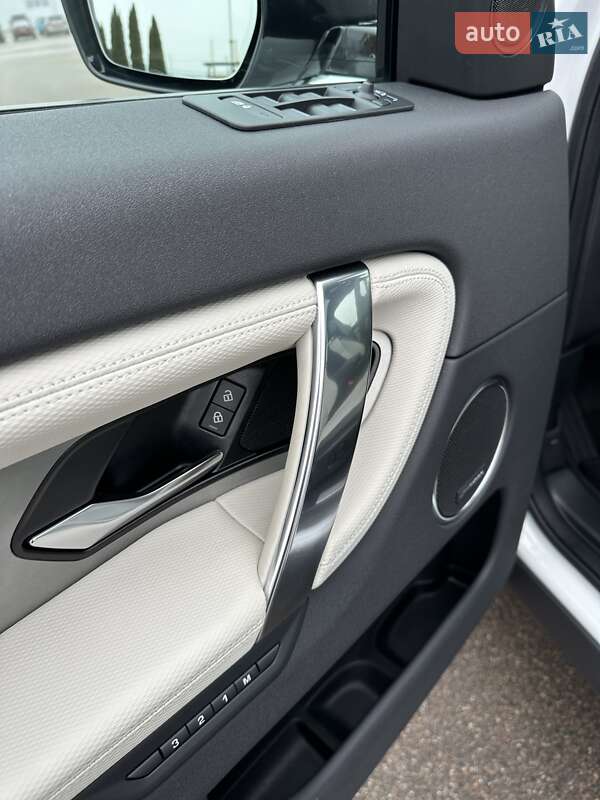 Внедорожник / Кроссовер Land Rover Discovery Sport 2023 в Киеве