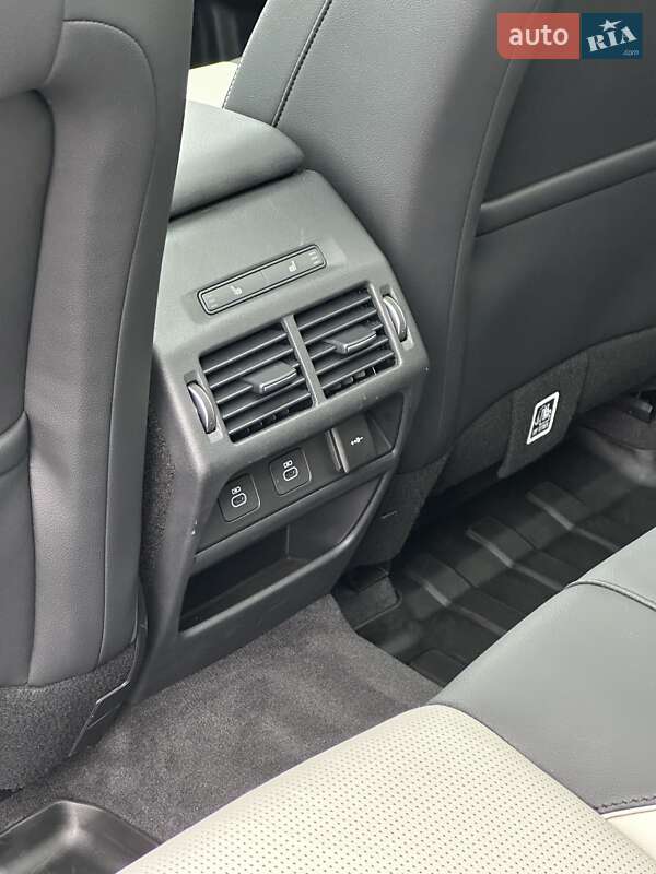 Внедорожник / Кроссовер Land Rover Discovery Sport 2023 в Киеве