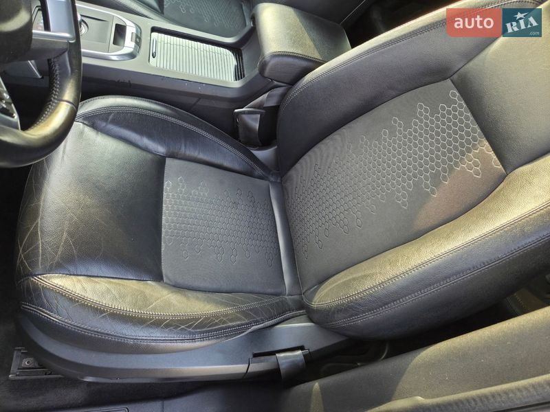 Внедорожник / Кроссовер Land Rover Discovery Sport 2017 в Киеве фото 15 Внедорожник / Кроссовер Land Rover Discovery Sport 2017 в Киеве