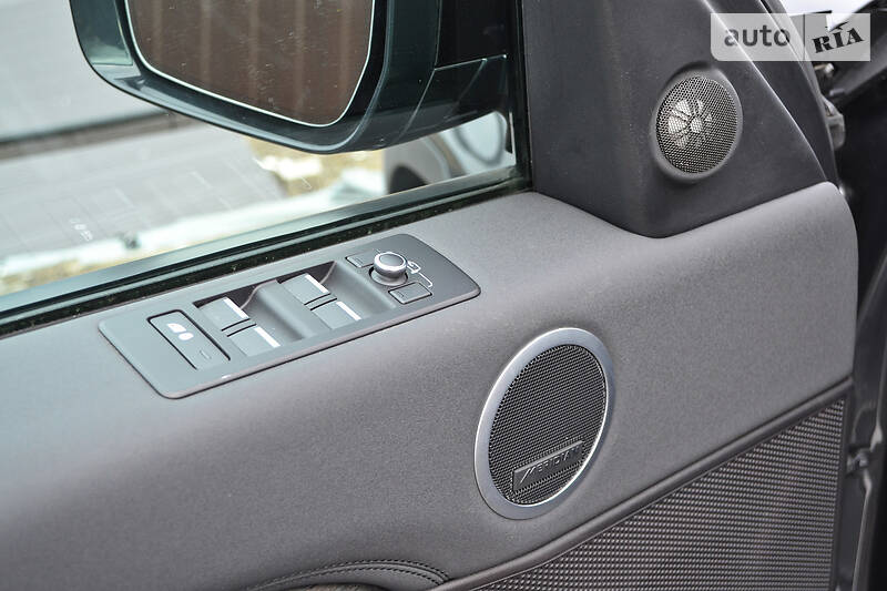 Позашляховик / Кросовер Land Rover Discovery 2018 в Києві