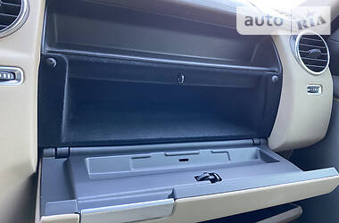 Позашляховик / Кросовер Land Rover Discovery 2012 в 