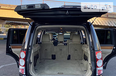 Позашляховик / Кросовер Land Rover Discovery 2012 в 