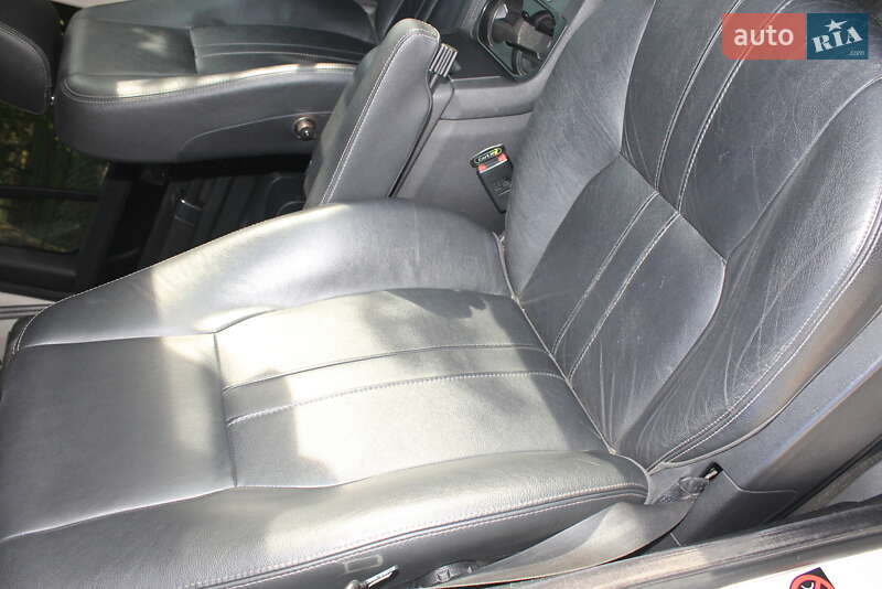 Внедорожник / Кроссовер Land Rover Discovery 2010 в Калуше