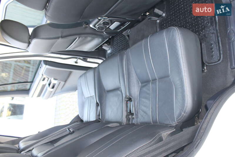 Внедорожник / Кроссовер Land Rover Discovery 2010 в Калуше