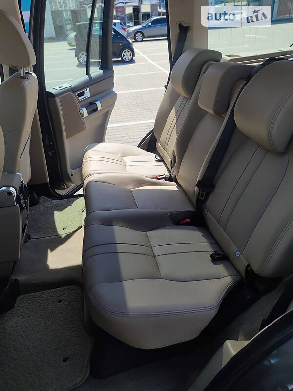 Позашляховик / Кросовер Land Rover Discovery 2016 в Києві