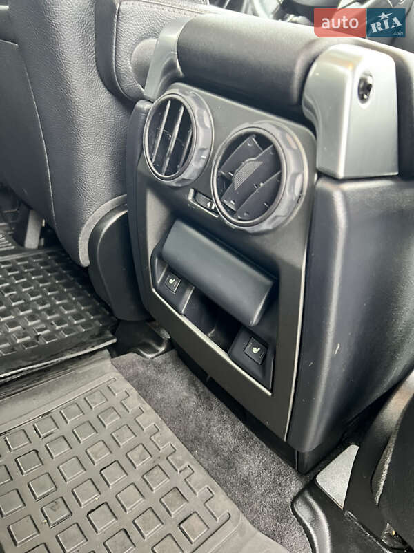 Внедорожник / Кроссовер Land Rover Discovery 2015 в Киеве