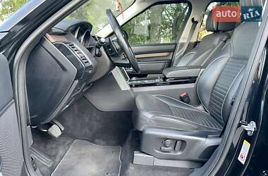 Позашляховик / Кросовер Land Rover Discovery 2017 в 