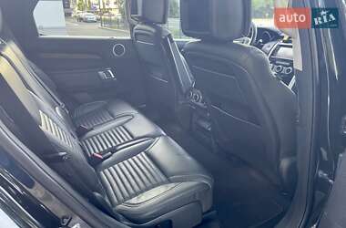 Позашляховик / Кросовер Land Rover Discovery 2017 в 