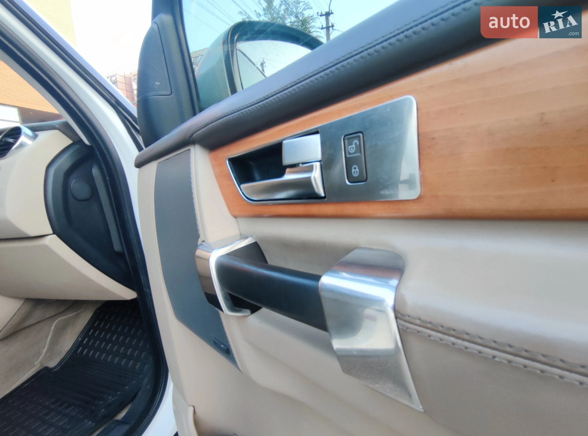 2014 Land Rover Discovery - мініатюра 19