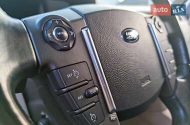 Внедорожник / Кроссовер Land Rover Discovery 2014 в 