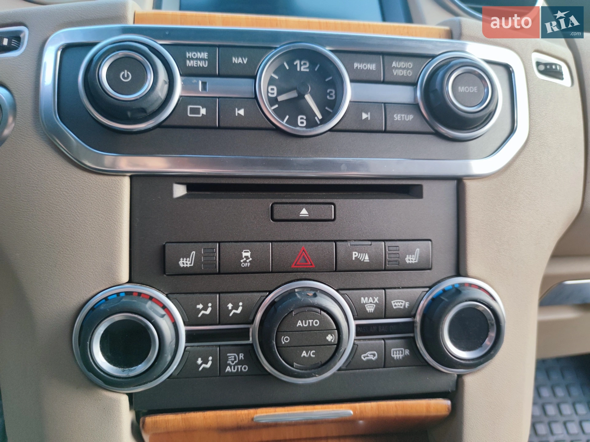 2014 Land Rover Discovery - мініатюра 28
