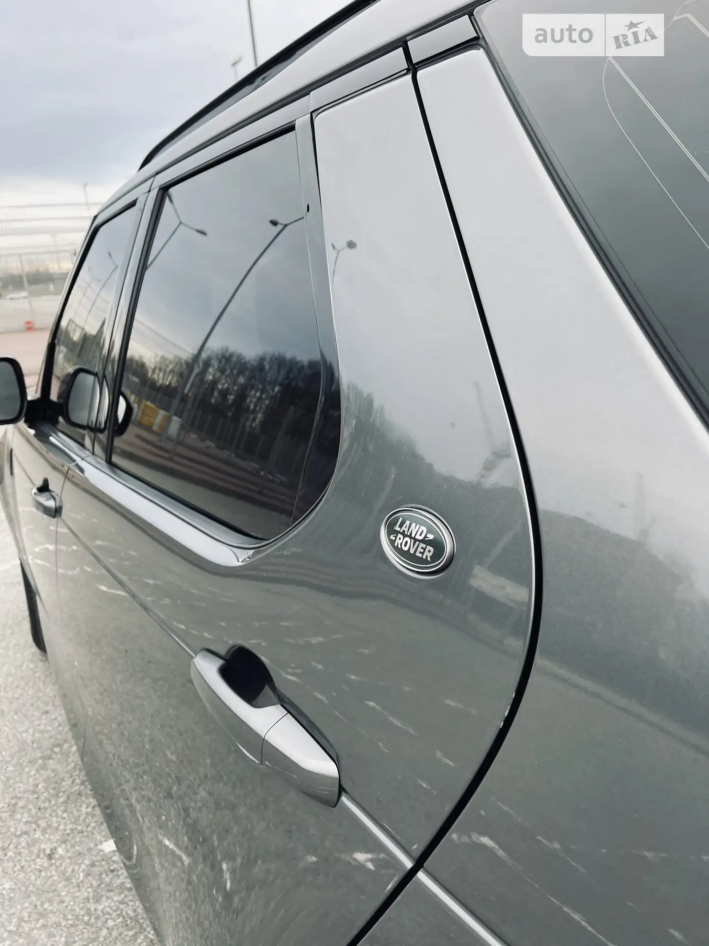 2017 Land Rover Discovery - мініатюра 37