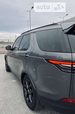 Позашляховик / Кросовер Land Rover Discovery 2017 в 
