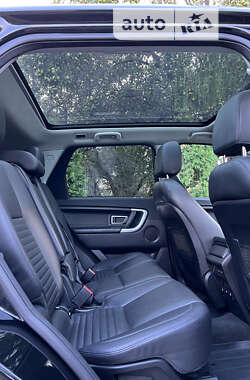 Внедорожник / Кроссовер Land Rover Discovery 2015 в 
