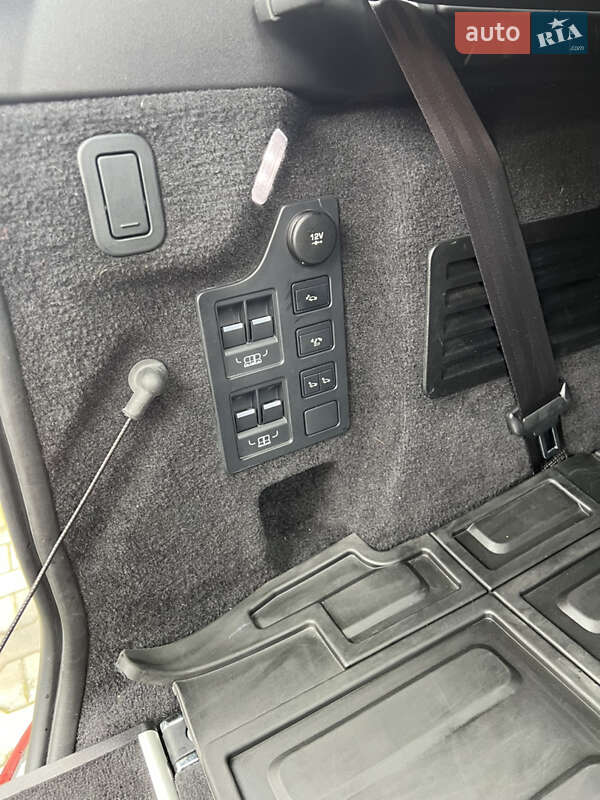 Внедорожник / Кроссовер Land Rover Discovery 2017 в Киеве фото 14 Внедорожник / Кроссовер Land Rover Discovery 2017 в Киеве