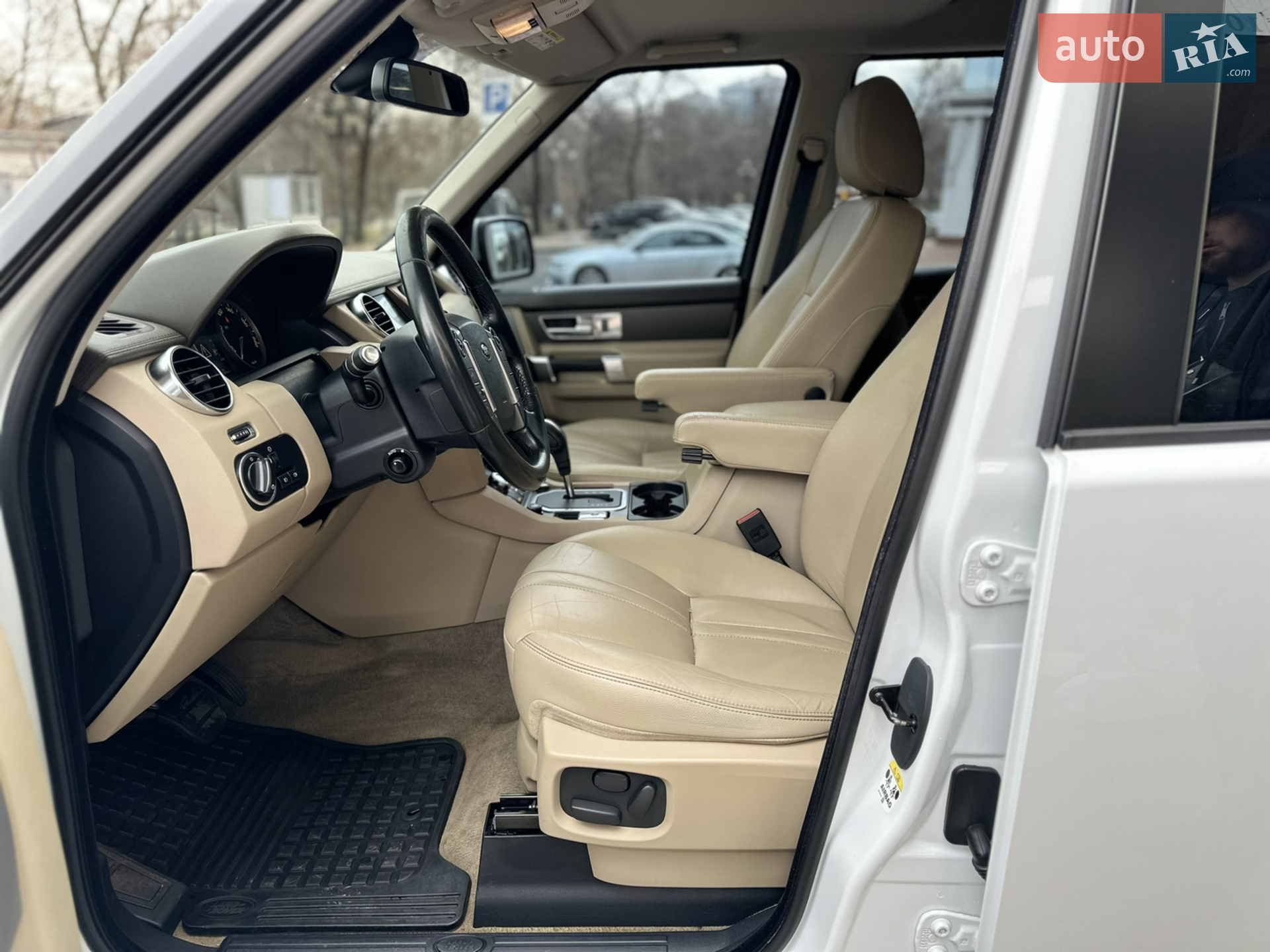 2012 Land Rover Discovery - мініатюра 32