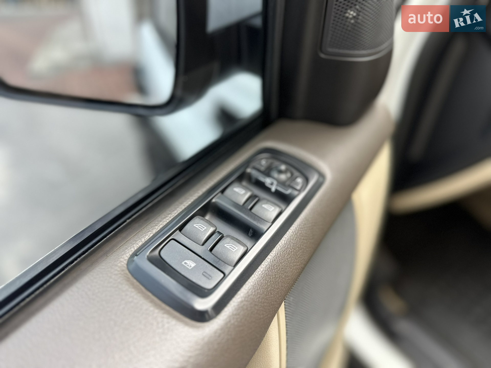 2012 Land Rover Discovery - мініатюра 34