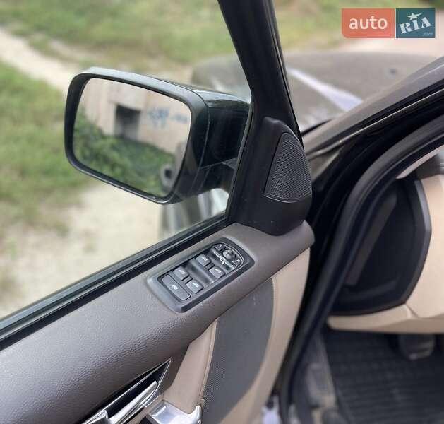 Позашляховик / Кросовер Land Rover Discovery 2012 в Києві