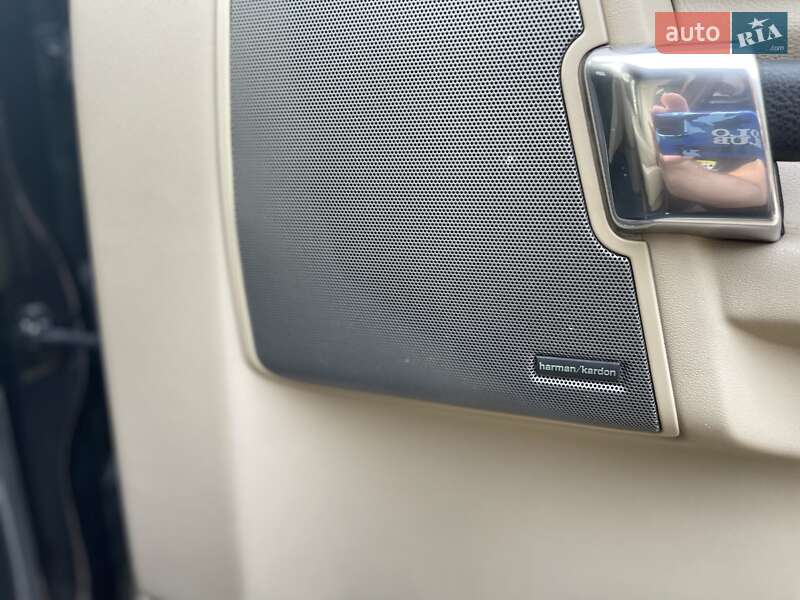 Позашляховик / Кросовер Land Rover Discovery 2012 в Києві