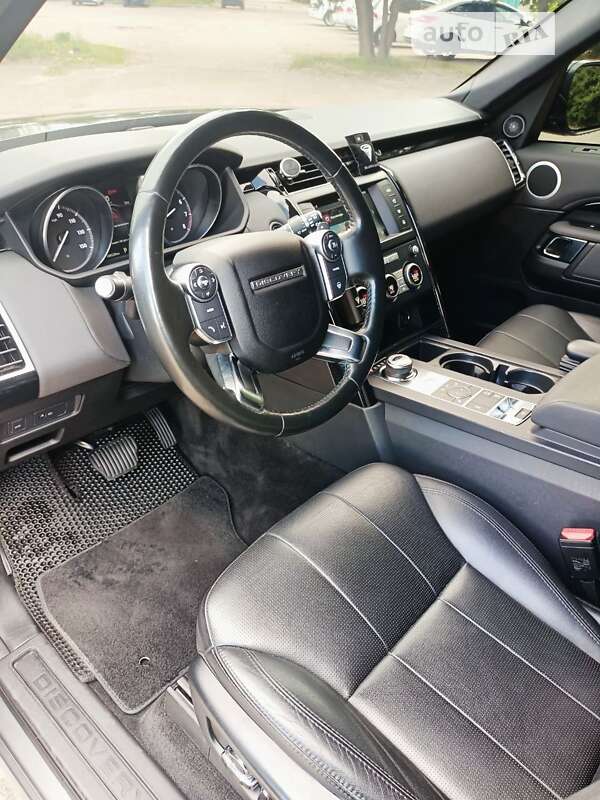 Внедорожник / Кроссовер Land Rover Discovery 2017 в Киеве