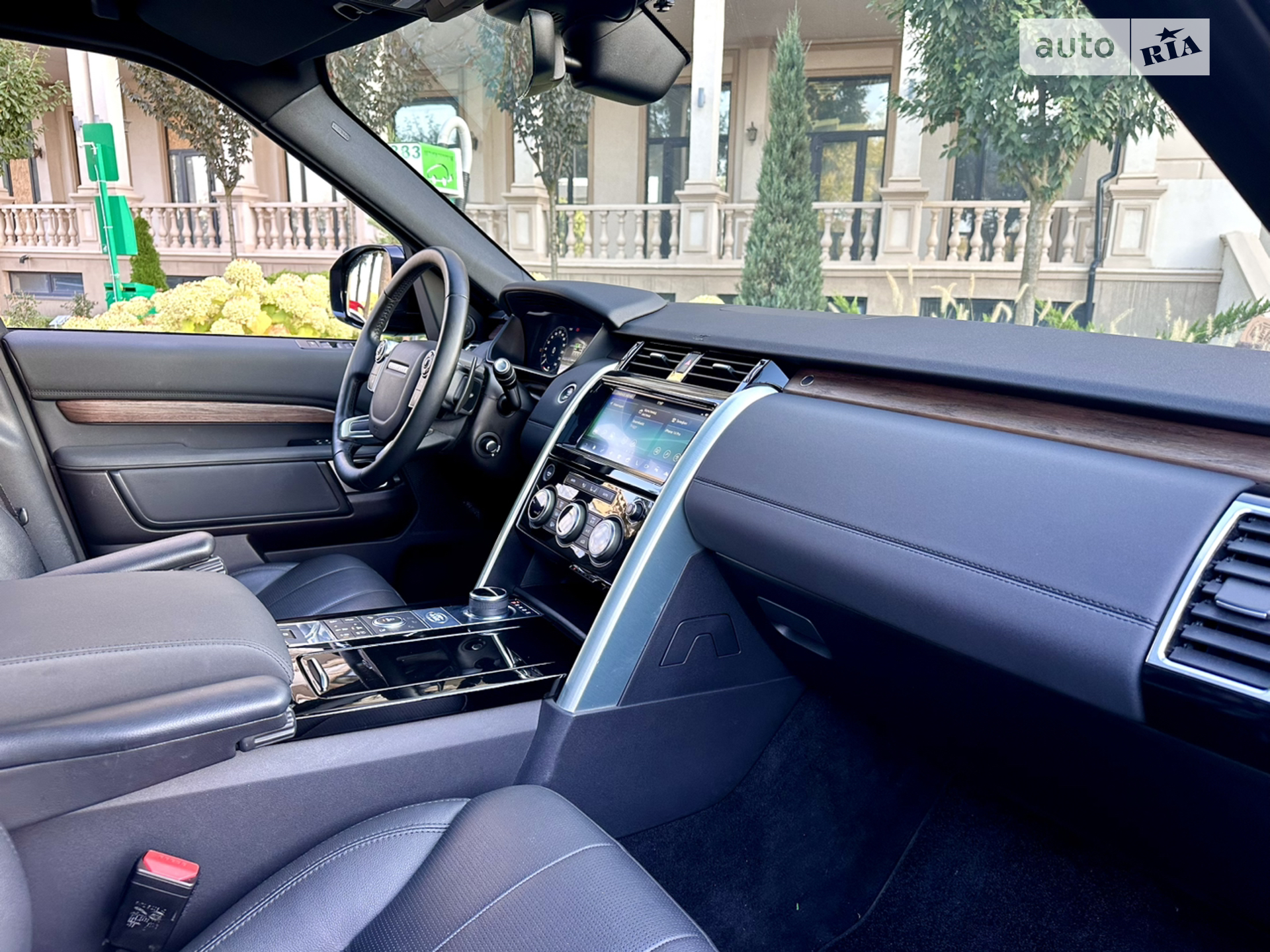 2018 Land Rover Discovery - мініатюра 22