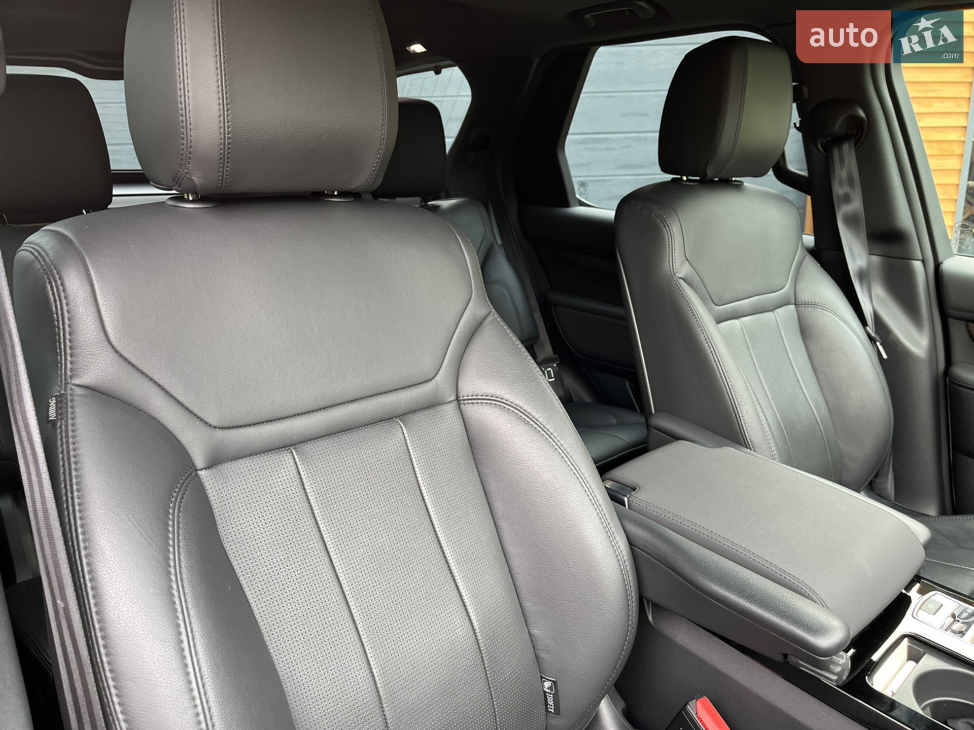2019 Land Rover Discovery - мініатюра 40