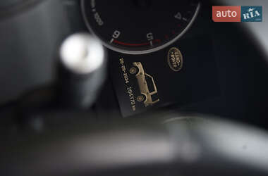 Внедорожник / Кроссовер Land Rover Discovery 2012 в 