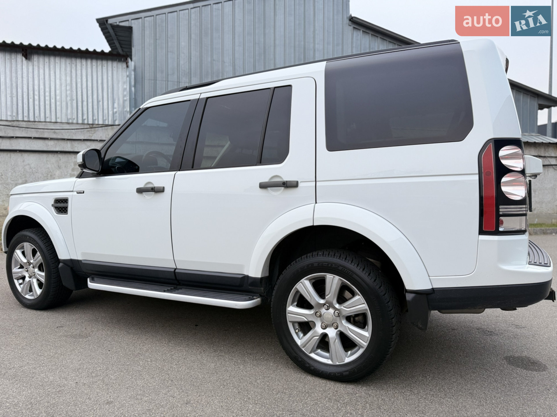 2014 Land Rover Discovery - мініатюра 17