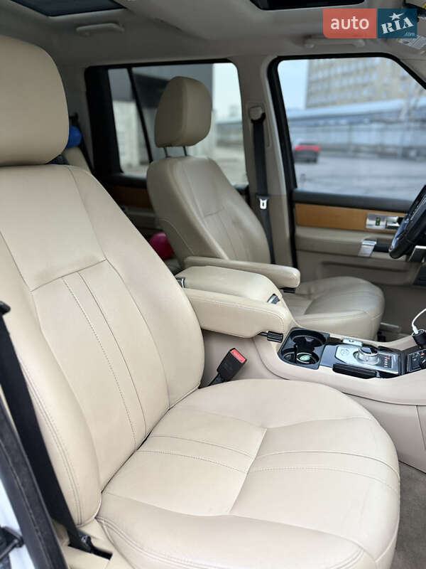 Внедорожник / Кроссовер Land Rover Discovery 2014 в Киеве