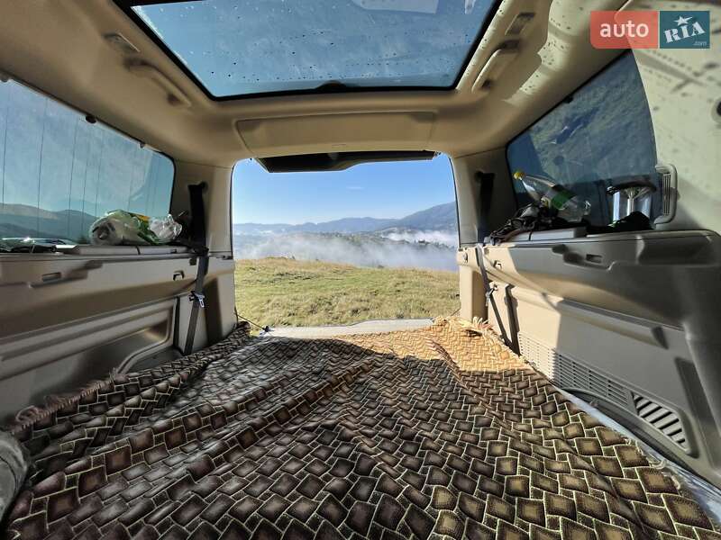 Позашляховик / Кросовер Land Rover Discovery 2015 в Києві