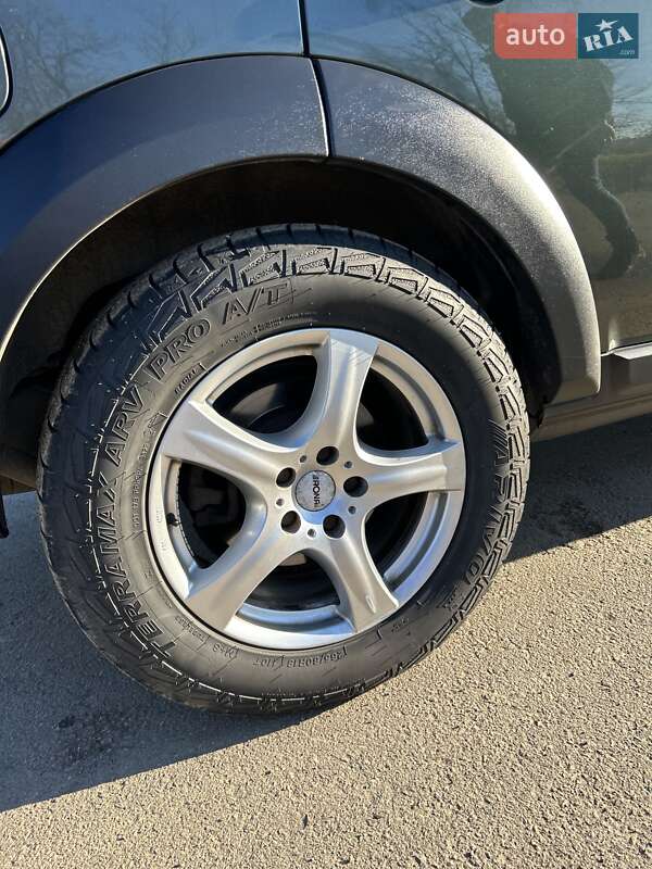 Позашляховик / Кросовер Land Rover Discovery 2005 в Одесі