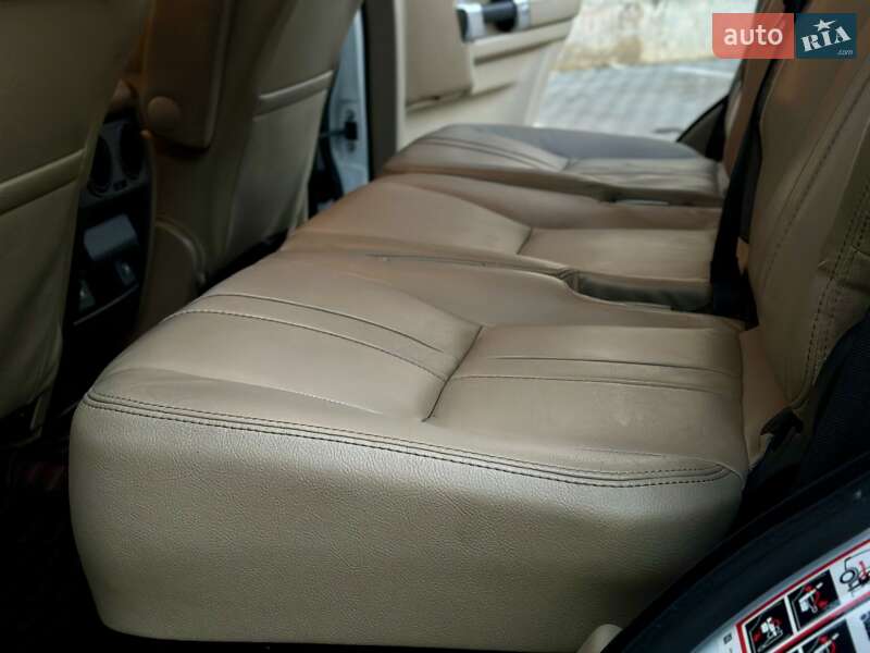 Позашляховик / Кросовер Land Rover Discovery 2015 в Тернополі